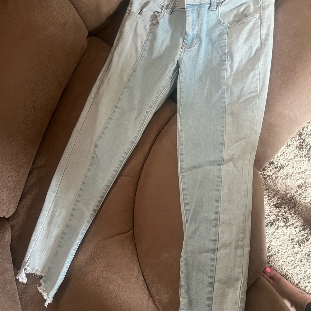 American Eagle Outfitters Light Wash Cropped Jeans
